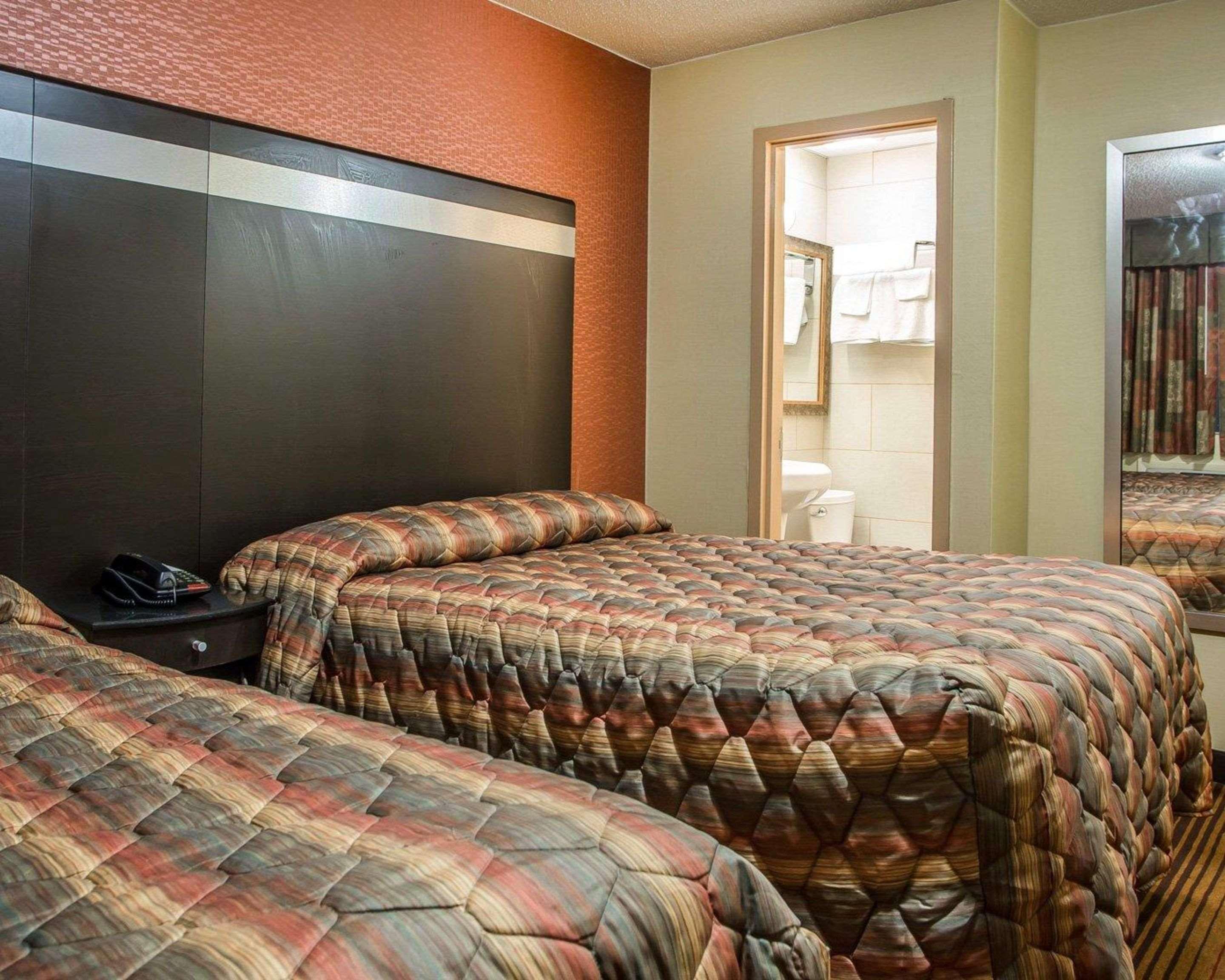 Rodeway Inn Belleville Eksteriør billede