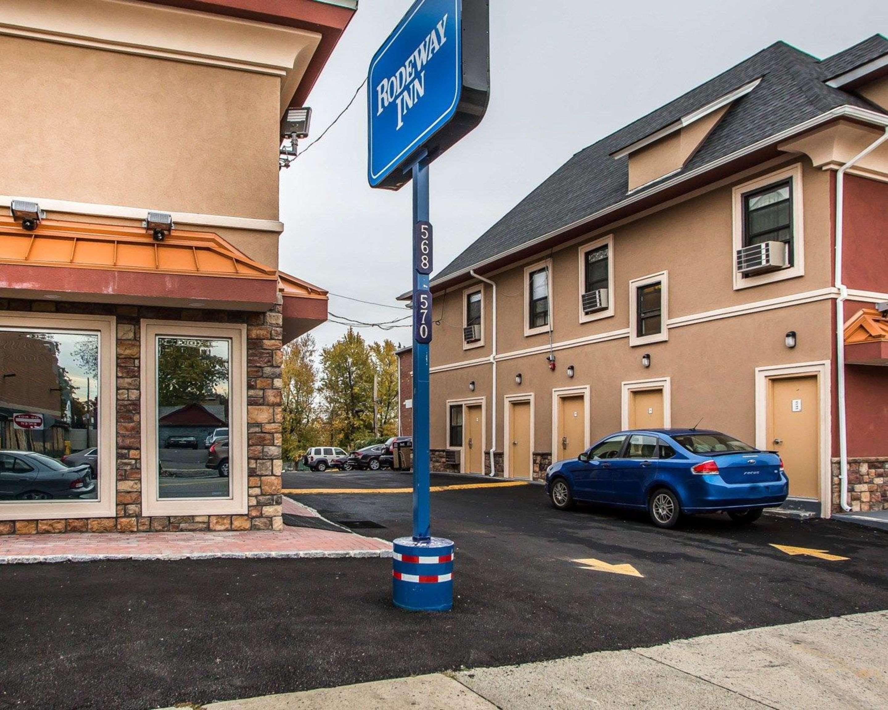 Rodeway Inn Belleville Eksteriør billede