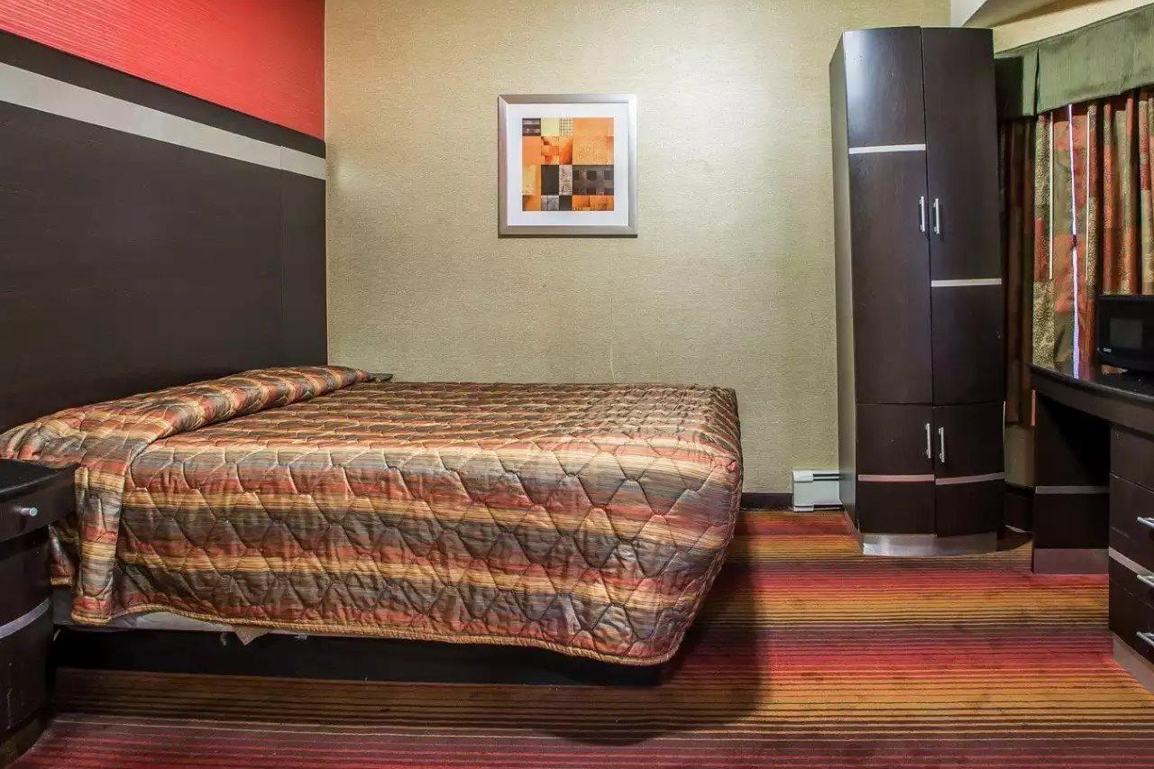 Rodeway Inn Belleville Eksteriør billede